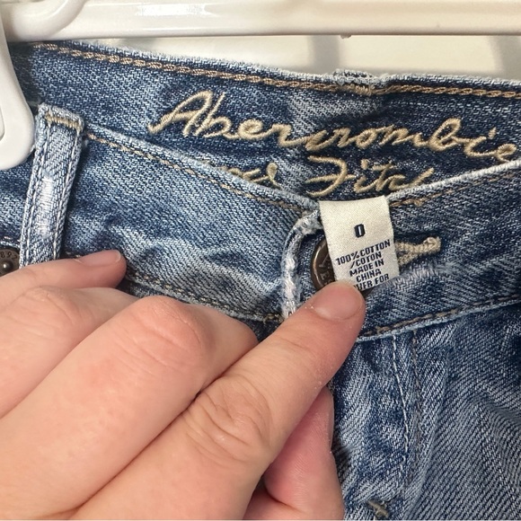 Abercrombie & Fitch Blue Distressed Jean Denim Shorts Size 0 Women’s - Picture 5 of 7